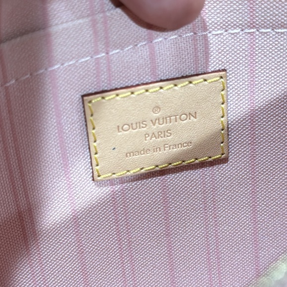 Authentic Neverfull large pouch! Damier Azur with strap! - Picture 5 of 17